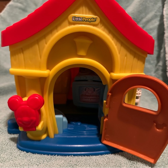 Mickey and Minnie Little People house with figures - Picture 6 of 14